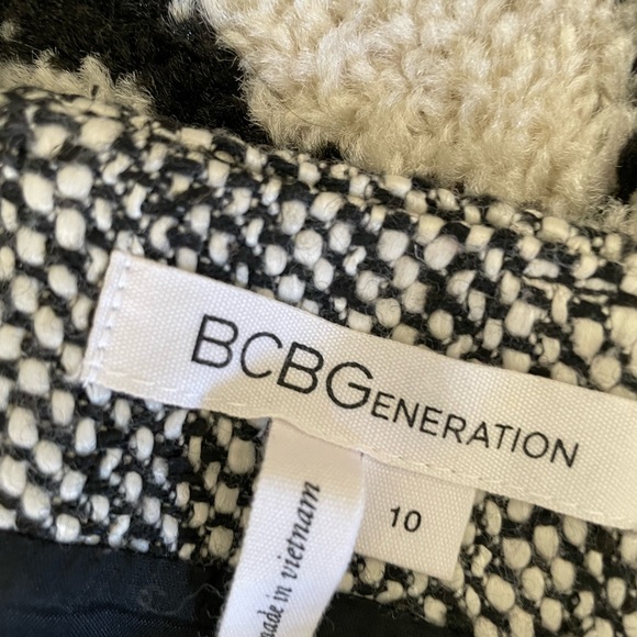 BCBGeneration size 10 mini skirt - Picture 2 of 7